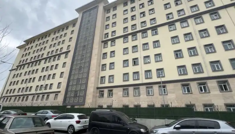 Kız Öğrenci Yurdunda Şok Olay: Bilinmeyen Bir Şahıs İçeri Girdi ve Arama Yaptı