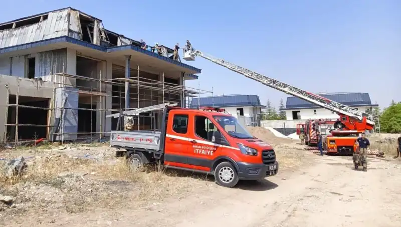 Ankara Gölbaşı'nda Villalar Arasında Büyük Yangın: Neler Yaşandı?