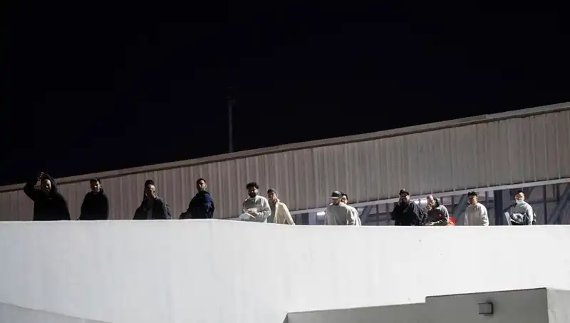 Türkiye'de Düzensiz Göçmen Operasyonu: İki İl De Gözaltında